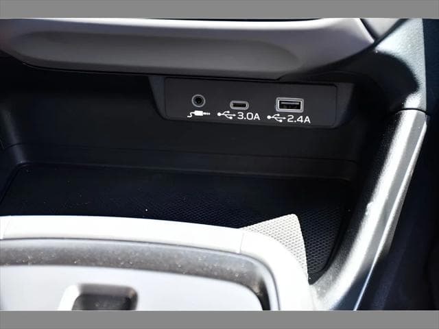 2026 Subaru Crosstrek SUV in Sapphire Blue Pearl thumbnail 32