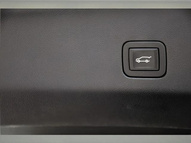 2023 Chevrolet Tahoe SUV in Black thumbnail 25