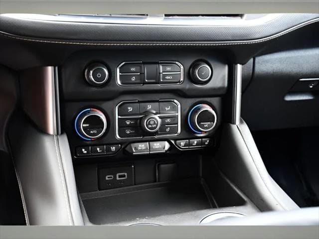 2023 Chevrolet Tahoe SUV in Black thumbnail 37
