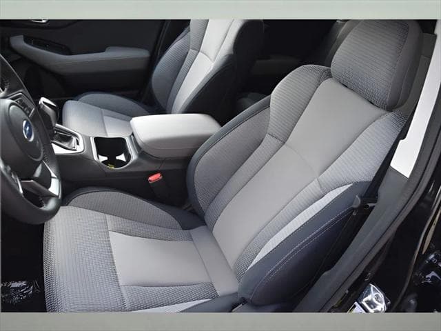 2025 Subaru Outback SUV in Crystal Black Silica thumbnail 11