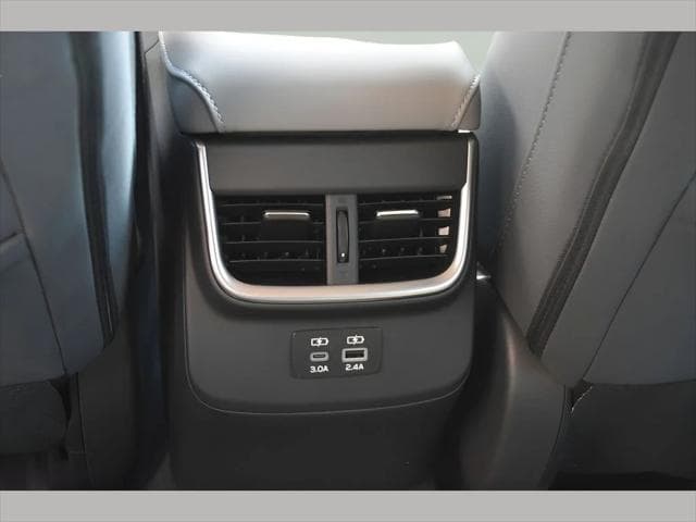 2025 Subaru Outback SUV in Crystal Black Silica thumbnail 13
