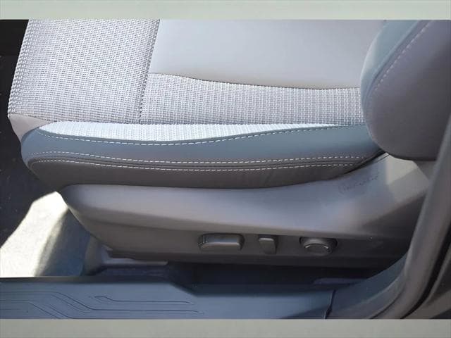 2025 Subaru Outback SUV in Crystal Black Silica thumbnail 24