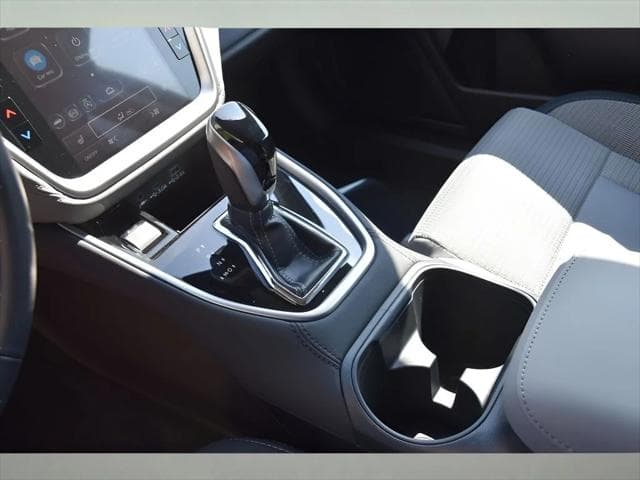 2025 Subaru Outback SUV in Crystal Black Silica thumbnail 27