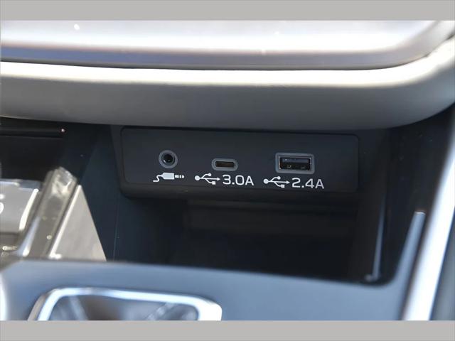 2025 Subaru Outback SUV in Crystal Black Silica thumbnail 28
