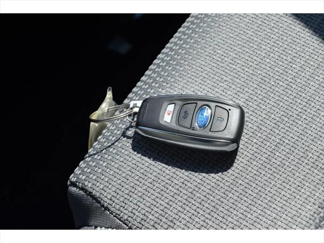 2025 Subaru Outback SUV in Crystal Black Silica thumbnail 31