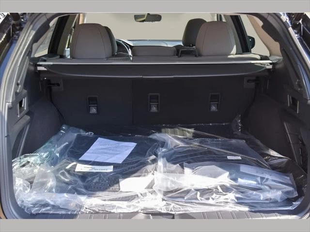 2025 Subaru Outback SUV in Crystal Black Silica thumbnail 33