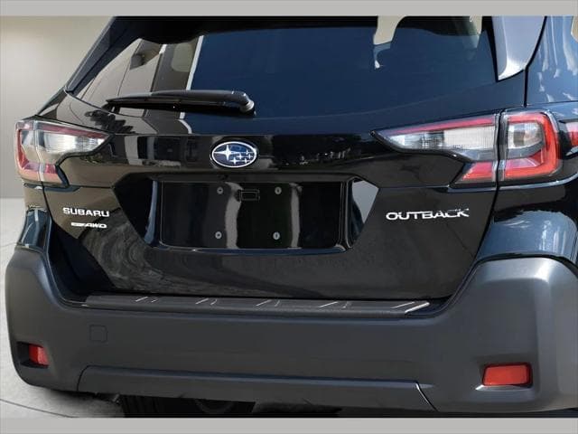 2025 Subaru Outback SUV in Crystal Black Silica thumbnail 34