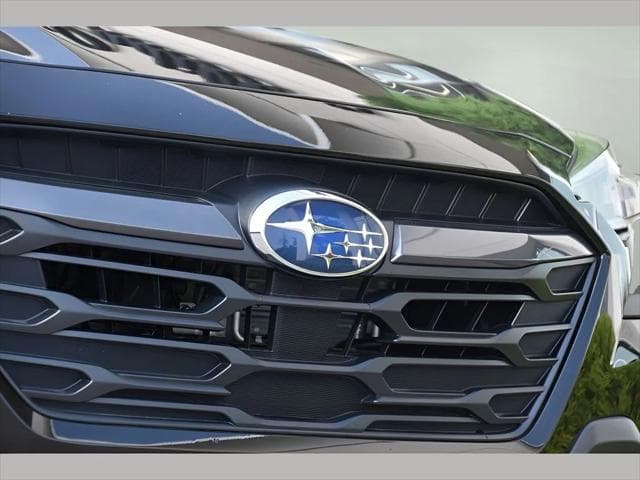 2025 Subaru Outback SUV in Crystal Black Silica thumbnail 36