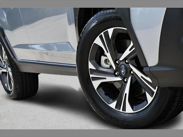 2026 Subaru Crosstrek SUV in Ice Silver Metallic thumbnail 11