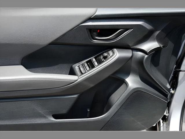 2026 Subaru Crosstrek SUV in Ice Silver Metallic thumbnail 25