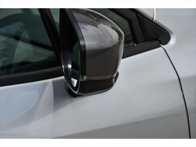 2026 Subaru Crosstrek SUV in Ice Silver Metallic thumbnail 28