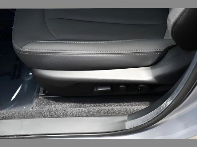 2026 Subaru Crosstrek SUV in Ice Silver Metallic thumbnail 31