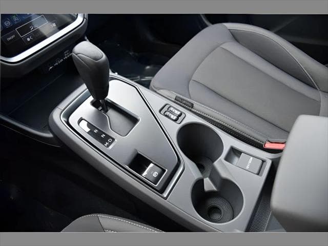 2026 Subaru Crosstrek SUV in Ice Silver Metallic thumbnail 34
