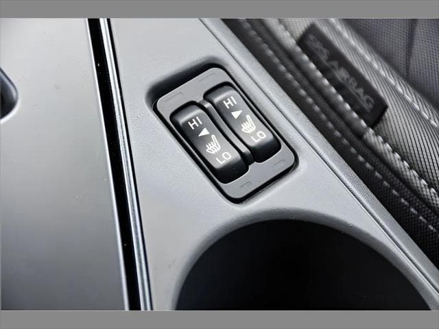2026 Subaru Crosstrek SUV in Ice Silver Metallic thumbnail 35