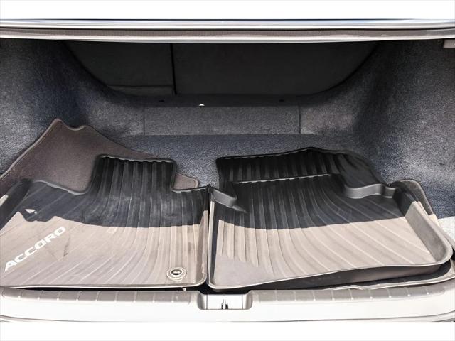 2022 Honda Accord Sedan in Still Night Pearl thumbnail 22