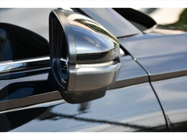 2024 Honda CR-V Hybrid SUV in Crystal Black Pearl thumbnail 29