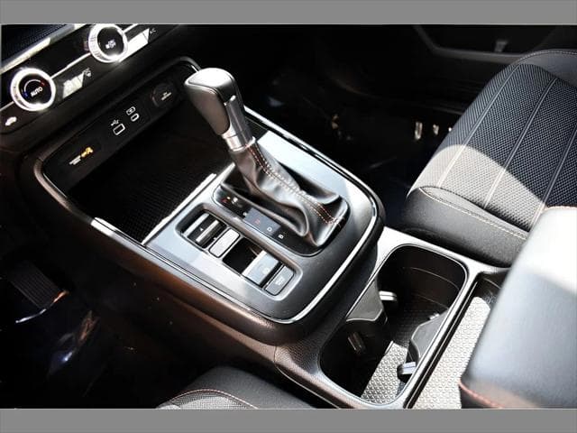 2024 Honda CR-V Hybrid SUV in Crystal Black Pearl thumbnail 35
