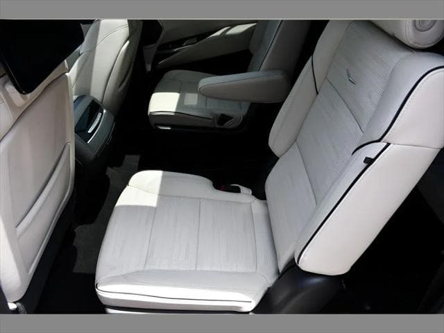 2025 Cadillac Escalade ESV SUV in Crystal White Tricoat thumbnail 17