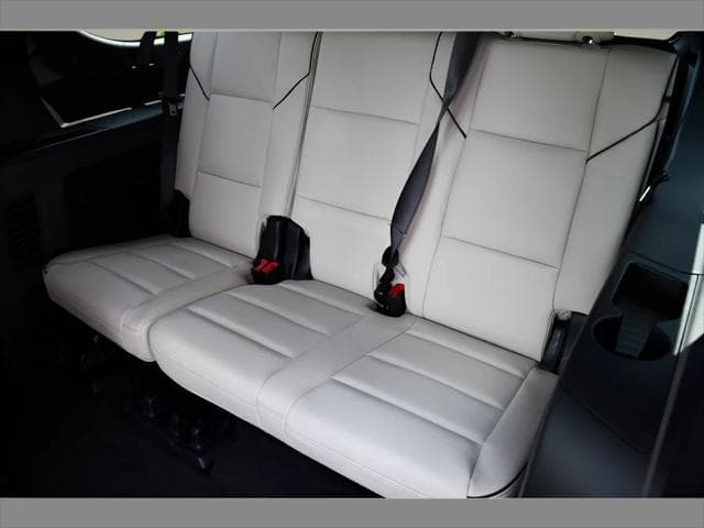 2025 Cadillac Escalade ESV SUV in Crystal White Tricoat thumbnail 18