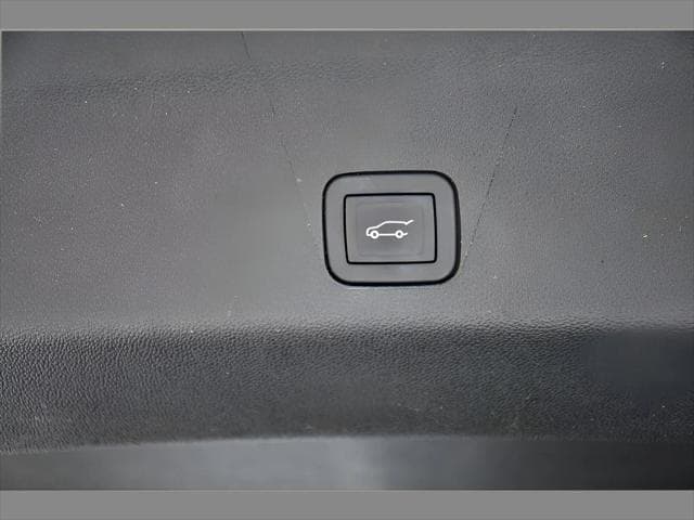 2025 Cadillac Escalade ESV SUV in Crystal White Tricoat thumbnail 25