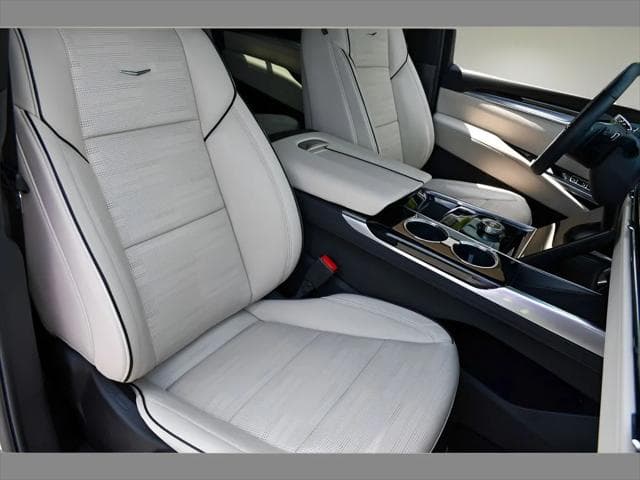2025 Cadillac Escalade ESV SUV in Crystal White Tricoat thumbnail 30