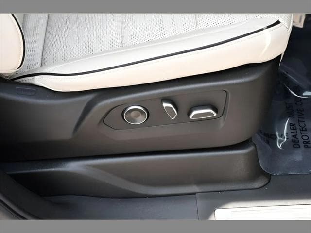 2025 Cadillac Escalade ESV SUV in Crystal White Tricoat thumbnail 31