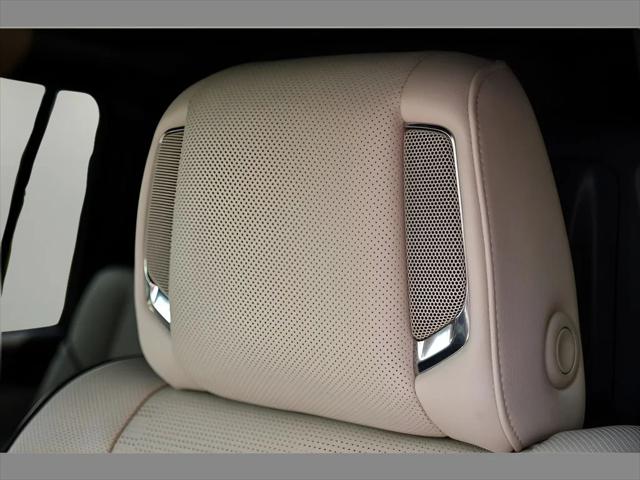 2025 Cadillac Escalade ESV SUV in Crystal White Tricoat thumbnail 35