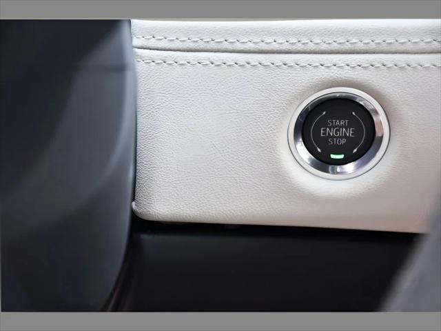 2025 Cadillac Escalade ESV SUV in Crystal White Tricoat thumbnail 36