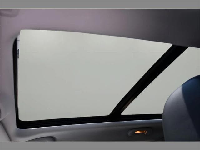 2020 Jeep Compass SUV in Olive Green Pearlcoat thumbnail 16
