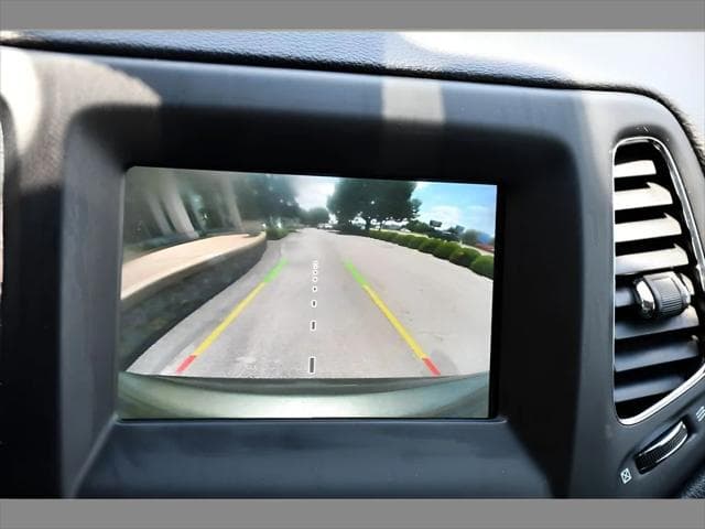 2020 Jeep Compass SUV in Olive Green Pearlcoat thumbnail 22