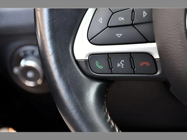 2020 Jeep Compass SUV in Olive Green Pearlcoat thumbnail 31
