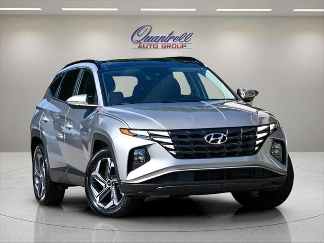 2022 Hyundai Tucson Hybrid in Shimmering Silver