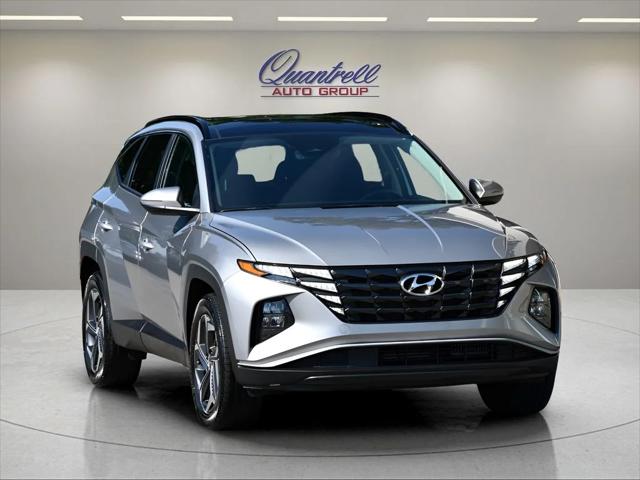 2022 Hyundai Tucson Hybrid SUV in Shimmering Silver thumbnail 2