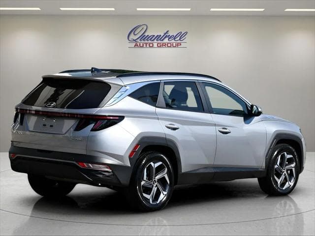2022 Hyundai Tucson Hybrid SUV in Shimmering Silver thumbnail 4