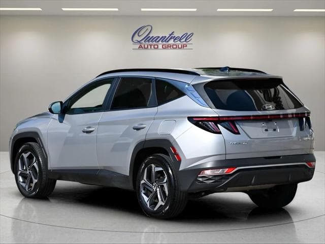 2022 Hyundai Tucson Hybrid SUV in Shimmering Silver thumbnail 6