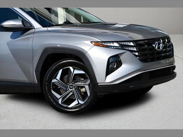 2022 Hyundai Tucson Hybrid SUV in Shimmering Silver thumbnail 10
