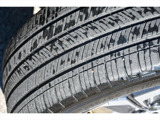 2022 Hyundai Tucson Hybrid SUV in Shimmering Silver thumbnail 12