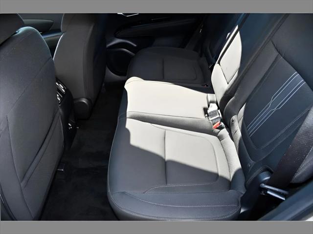 2022 Hyundai Tucson Hybrid SUV in Shimmering Silver thumbnail 16