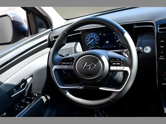 2022 Hyundai Tucson Hybrid SUV in Shimmering Silver thumbnail 17