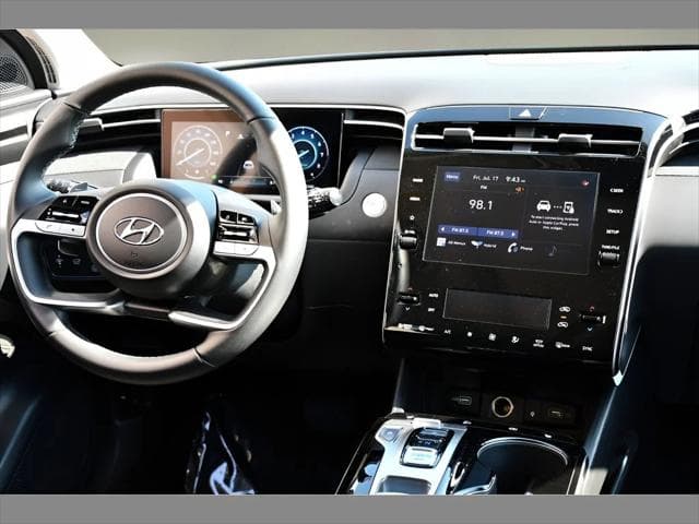 2022 Hyundai Tucson Hybrid SUV in Shimmering Silver thumbnail 18