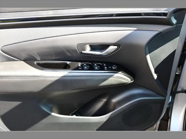 2022 Hyundai Tucson Hybrid SUV in Shimmering Silver thumbnail 26