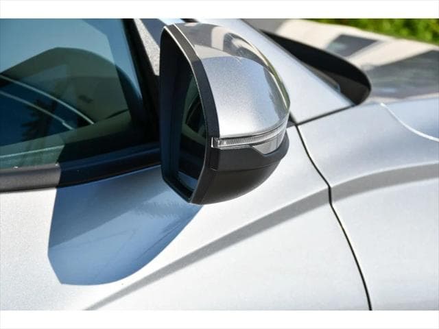 2022 Hyundai Tucson Hybrid SUV in Shimmering Silver thumbnail 30