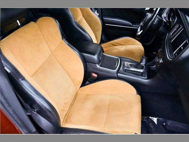 2020 Dodge Charger Sedan in Sinamon Stick thumbnail 31