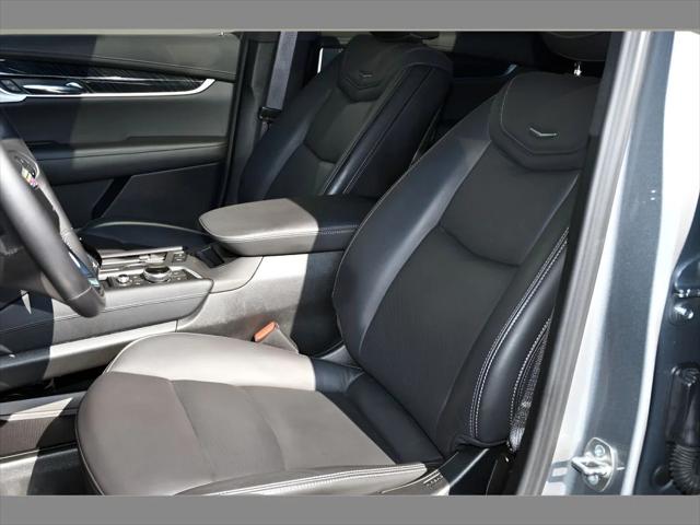 2024 Cadillac XT6 SUV in Argent Silver Metallic thumbnail 14