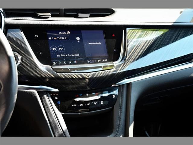 2024 Cadillac XT6 SUV in Argent Silver Metallic thumbnail 21