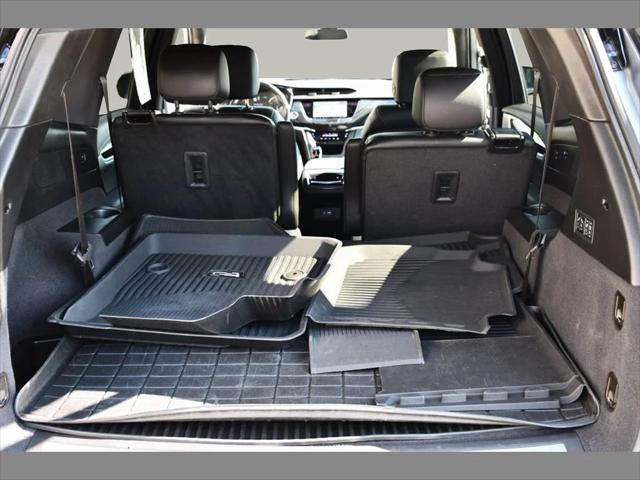 2024 Cadillac XT6 SUV in Argent Silver Metallic thumbnail 25