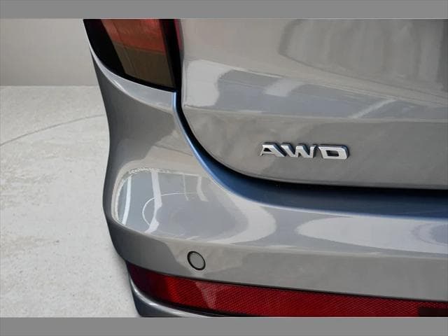 2024 Cadillac XT6 SUV in Argent Silver Metallic thumbnail 30