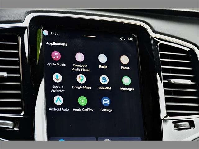 2024 Volvo XC90 Recharge Plug-In Hybrid SUV in Denim Blue Metallic thumbnail 22