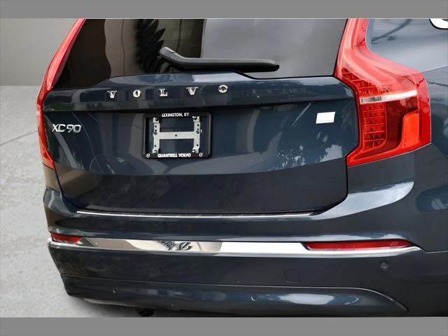 2024 Volvo XC90 Recharge Plug-In Hybrid SUV in Denim Blue Metallic thumbnail 31