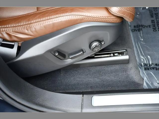 2024 Volvo XC90 Recharge Plug-In Hybrid SUV in Denim Blue Metallic thumbnail 33
